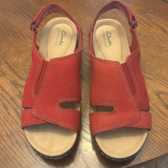 Clark’s Size 9 Red Mariah Style - Picture 2 of 3